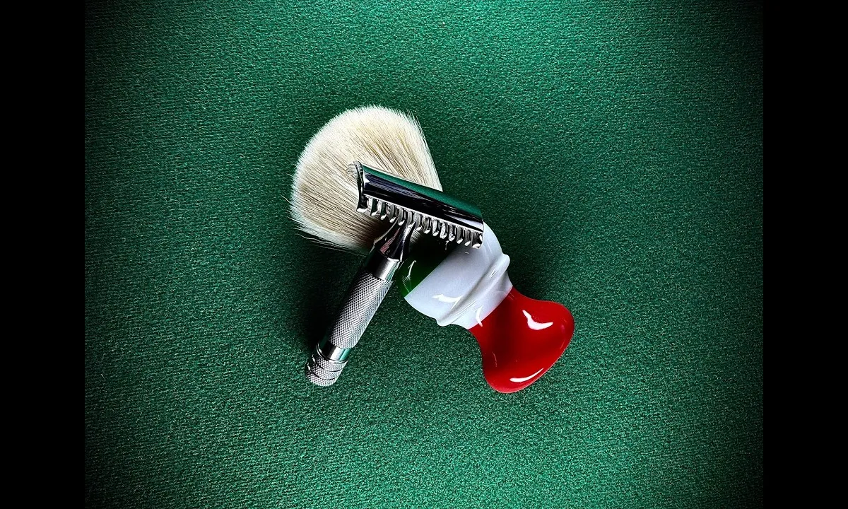 SIG SOLO YouTube thumbnail for the Yaqi Lex open comb razor review