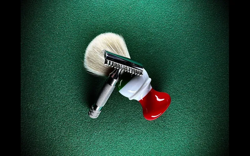 SIG SOLO YouTube thumbnail for the Yaqi Lex open comb razor review