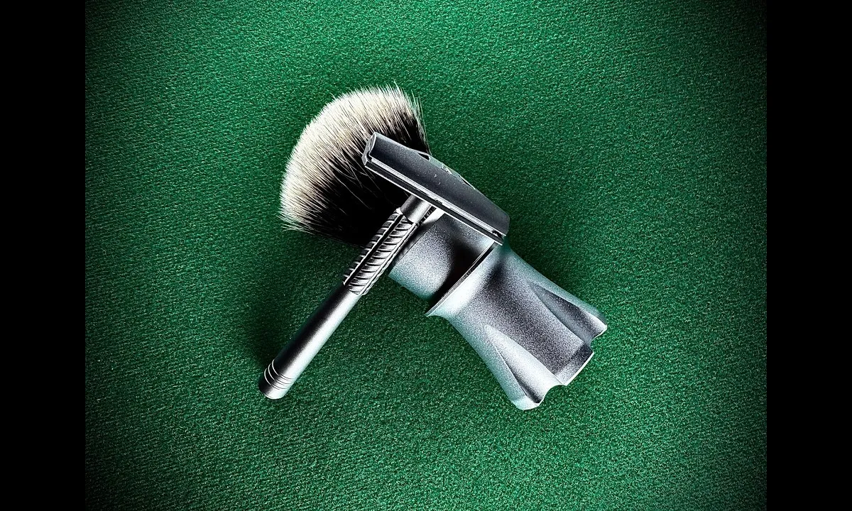 Aylsworth Atelier AC razor in satin 316L stainless steel
