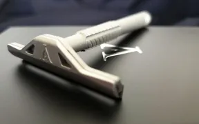 Aylsworth Atelier AC razor in satin finish