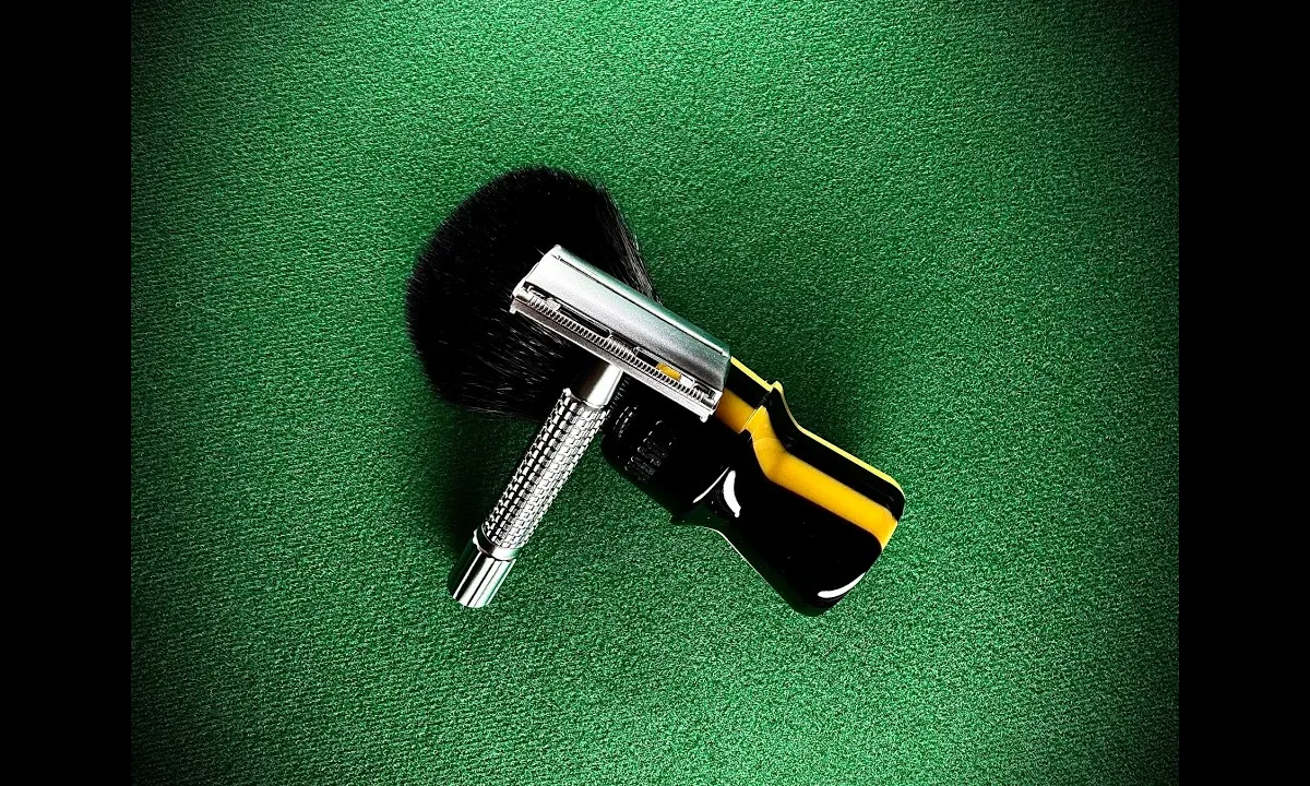 Frank Shaving matte chrome copper twist-to-open safety razor