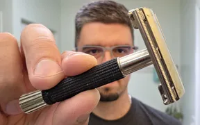 Gillette black handled Super Speed 1974 vintage razor with U1 date code, made in USA