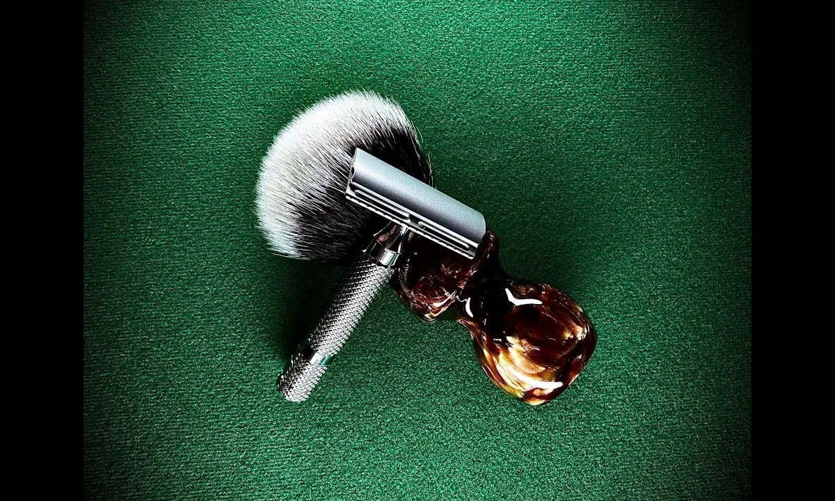 SIG SOLO shave setup with the Yaqi Précise razor, video thumbnail