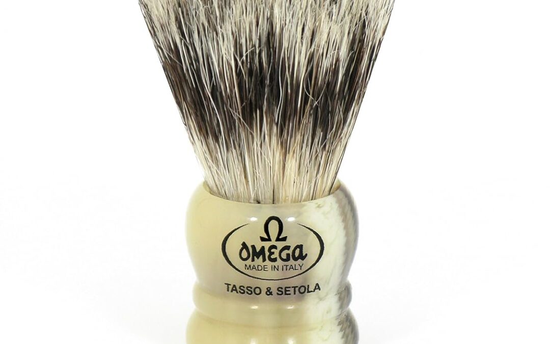 Omega Mixed Bristle Travel Brush